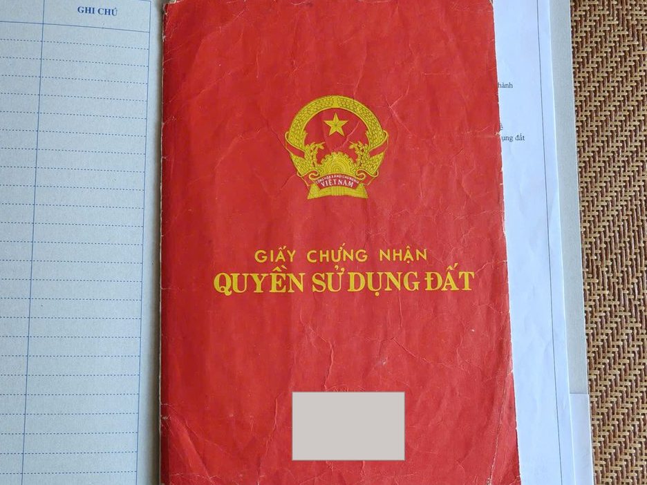 Sổ đỏ cấp năm 1992 — Giấy chứng nhận mẫu cũ khách còn giữ từ 1992 — loại hồ sơ tồn đọng lâu năm chúng tôi vẫn nhận xử lý.