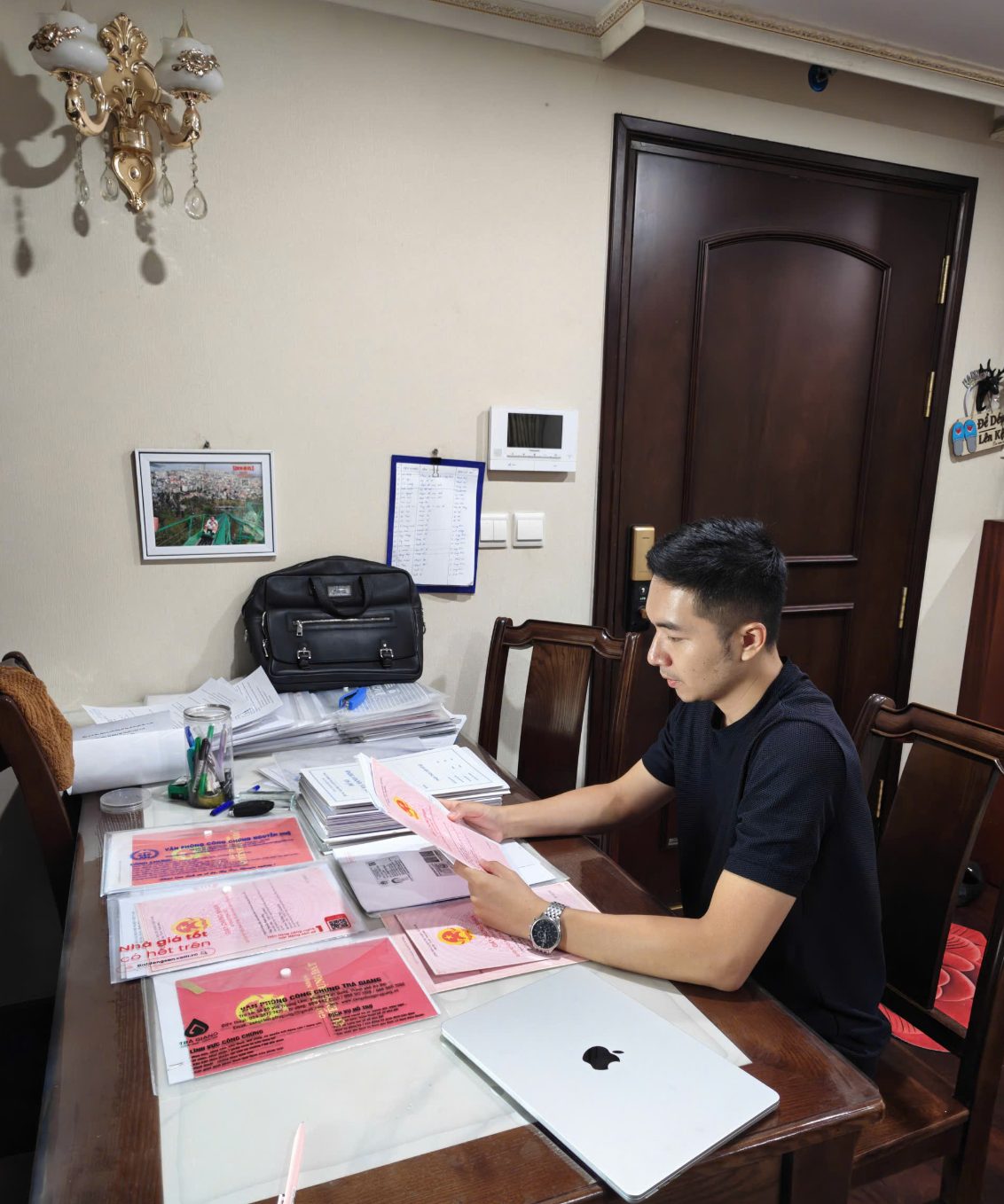Chuẩn bị hồ sơ cho khách